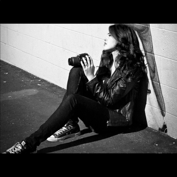 Meet your Posher, Giselle - Picture 2 of 3